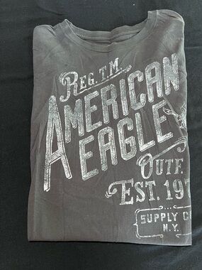 American Eagle Outfitters Black Men’s Graphic Tee with White Vintage Logo